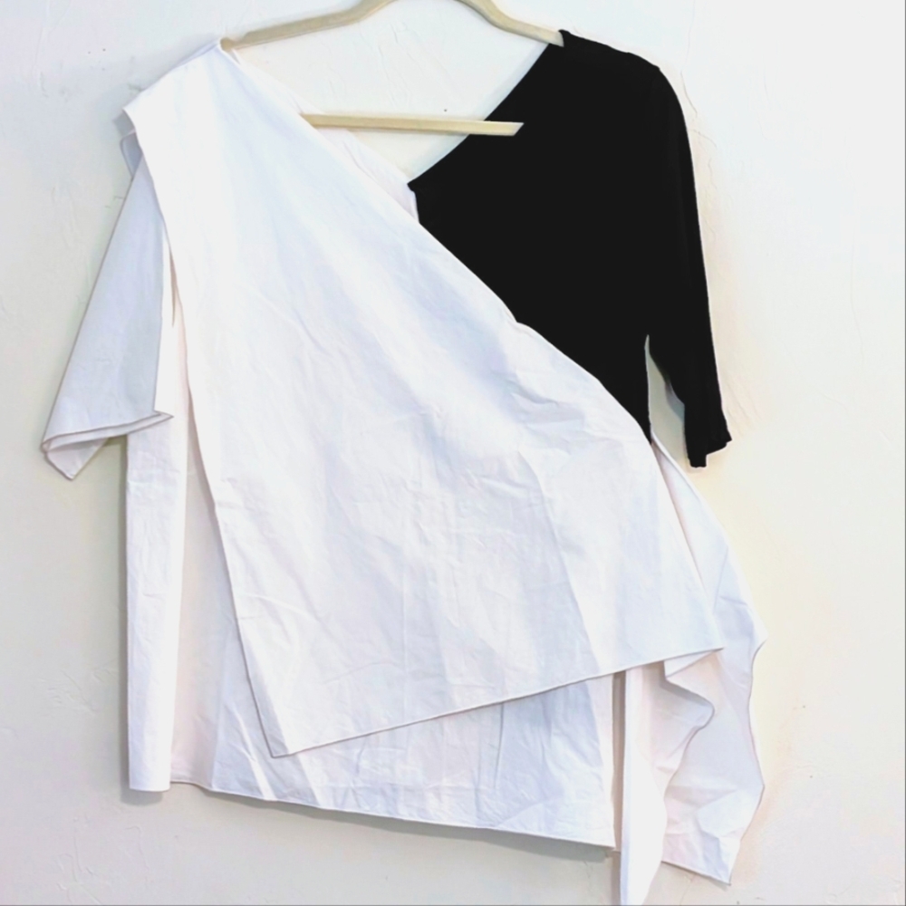 Xenia Design “YOUR XD Shirt” – Black & White Asymmetrical Top – Size 40 (US M/L)